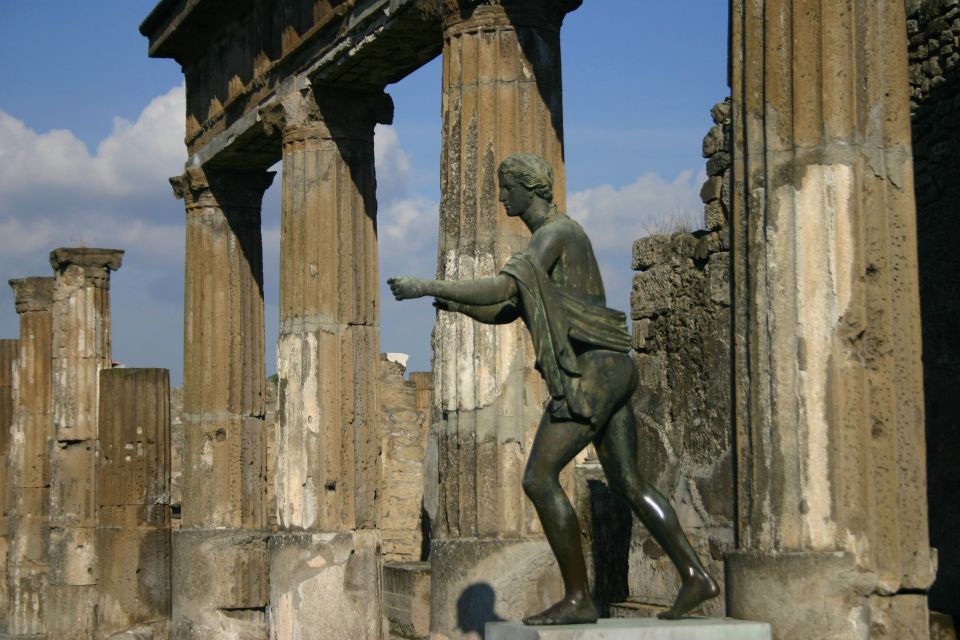 2-Hour Private Walking Tour of Pompeii - Walking the basalt street like Romans did