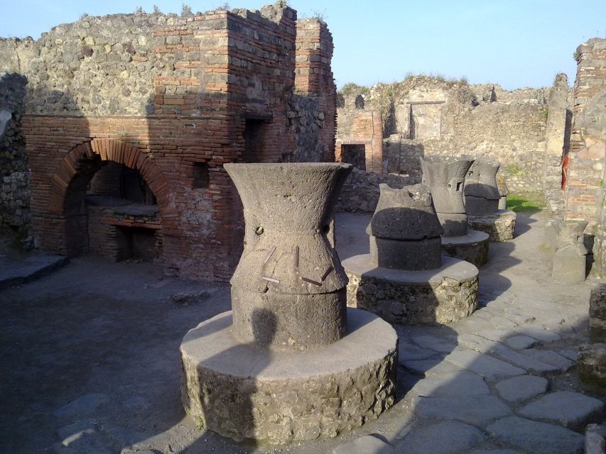 2-Hour Private Walking Tour of Pompeii - Pompeii’s bakeries: the Roman fast-food moment