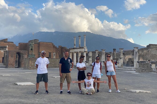 2 Hours Pompeii Group Tour with Archaeologist Guide and Skip the Line - Pompeii home life and the Lupanar: Casa del Menandro + Lupanar