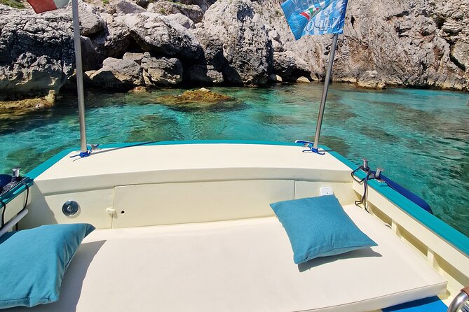 3 Hour Capri Private Boat Tour - Faraglioni for photos and the classic Capri view