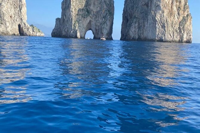 3 Hours Private Boat Tour of Capri with Pasta and Prosecco - Captains, Language, and the Vibe on Board