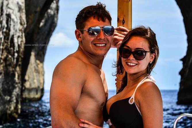 4 Hour Boat Tour To Discover Capri - The meet-up at Bar Il Gabbiano: don’t overthink it
