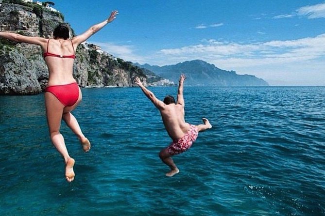 4 Hour Boat Tour To Discover Capri - Captains and vibe: how the guide can shape your day