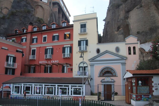 All-Inclusive Capri and Anacapri with Blue Grotto Visit - Capri town time: Piazzetta and Via Camerelle on a tight clock