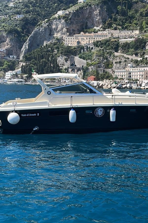 Amalfi Coast: boat tour - Positano Capri views - Why this Amalfi Coast boat route feels different from a bus tour