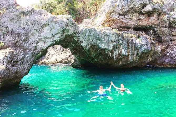 Amalfi Coast PRIVATE boat excursion from Positano - Swim and snorkel breaks: where the private part really shows