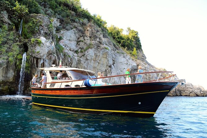 Amalfi Coast Private Boat Tour from Sorrento, Positano or Naples - Stop 4: Li Galli islets and the Siren story