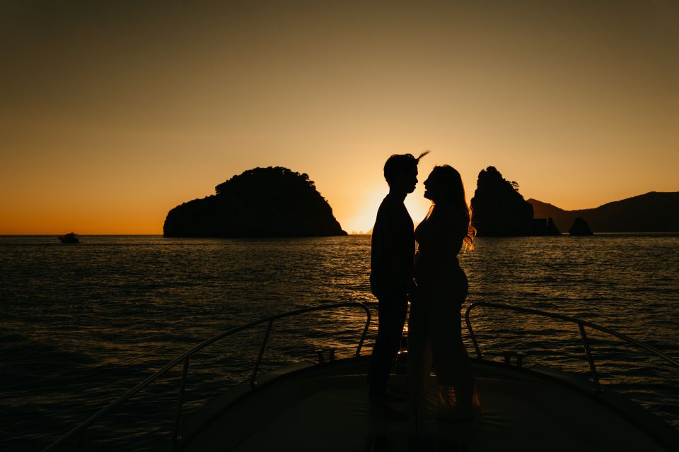 Amalfi Coast: Private Boat Trip with Prosecco and Snorkeling - Conca dei Marini: fishermen’s village energy and a Sophia Loren moment