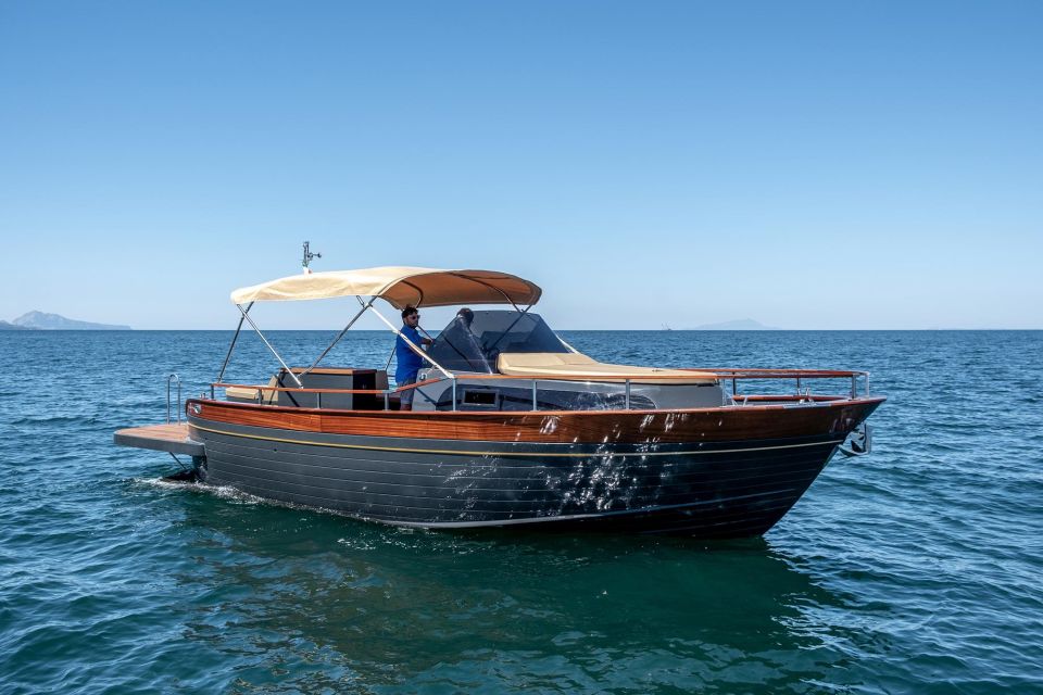 Amalfi Coast: Romantic Sunset Cruise with Music & Cocktails - Music Through the Sound System: Sunset Time Gets a Soundtrack