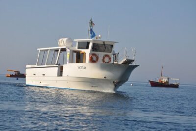 Amalfi Coast Tour by Boat (Late departure) - Cruising the Amalfi Coast: Cliffs, Grottoes, Praiano, and Li Galli