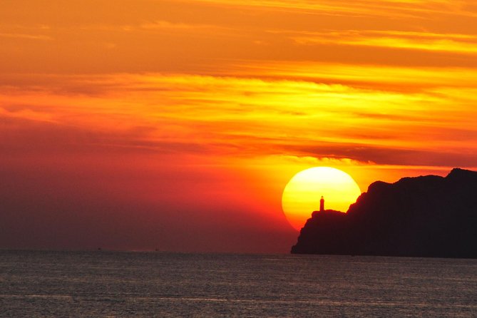 Amazing Sunset Tour around Capri coast and grottoes with Aperitif - Key things to know before you go