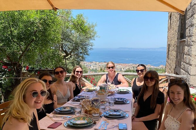 Authentic cooking class on a farm with a view of Sorrento. - Getting there in Sorrento: find Hotel Plaza without guessing