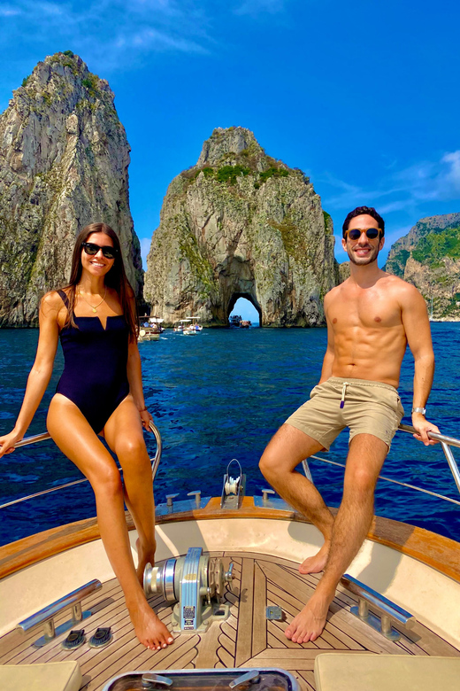 Capri: 2-hour boat tour of the caves and stacks - Swimming and Snorkeling: Clear Water Time With Included Gear