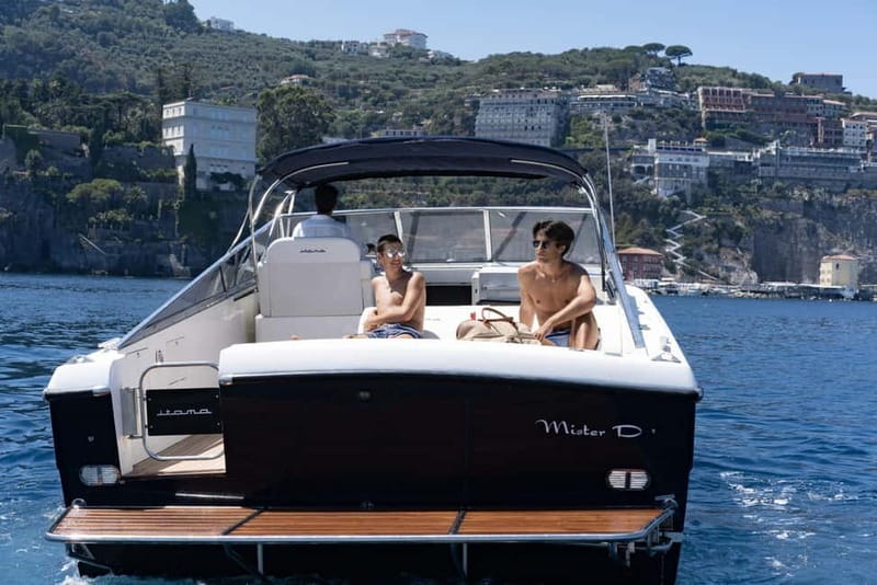 Capri : 2 Hours Private Boat from Capri - Key moments that make this Capri boat ride worth your time