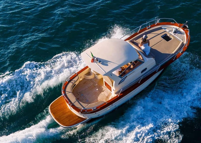 Capri : 2 Hours Private Boat from Capri - Swimming and snorkeling in the crystal water: what you actually get onboard