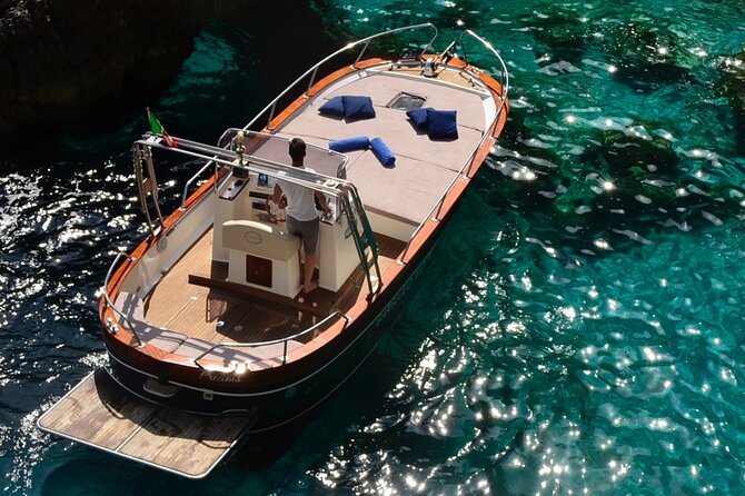 Capri boat excursion - Faraglioni: the closest and most classic Capri photo angles