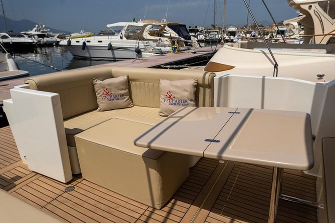 Capri Boat Tour from Sorrento - Speedboat 37ft - Via Camerelle in 1 minute: how to shop smart without losing the day