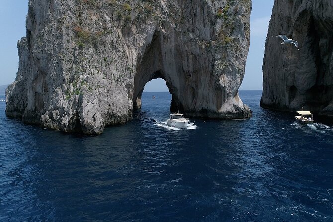 Capri Boat Tour from Sorrento - Speedboat 37ft - Stop 1 at Bagni Regina Giovanna: a quick photo moment on the Sorrentine edge