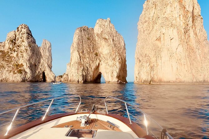 Capri by Boat private Comfortable tour - A 2-hour Capri cruise that fits real life