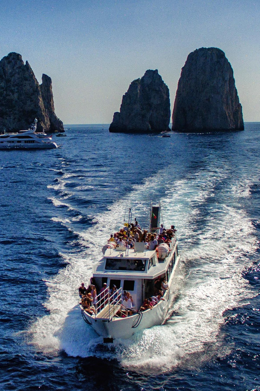 CAPRI CLASSIC BOAT TOUR - 5 Hours Free on Capri at Marina Grande: How to Spend It