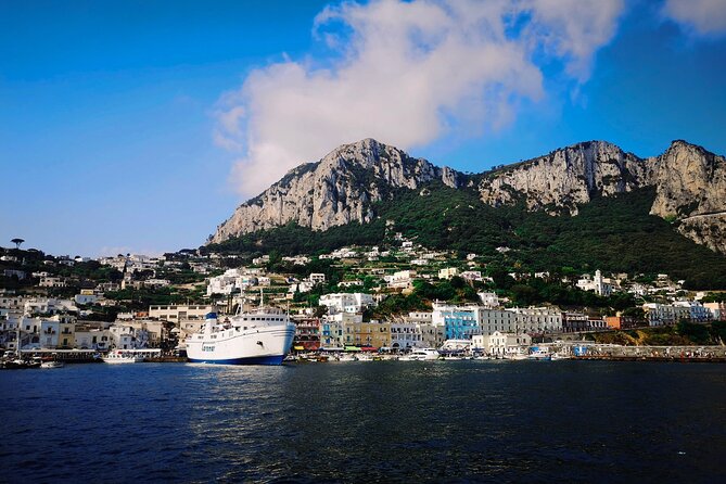 Capri: discover the beauties of the island aboard a Luxury Boat - Capri Island Time: Pier Landing, Piazzetta, and Your Lunch Choices