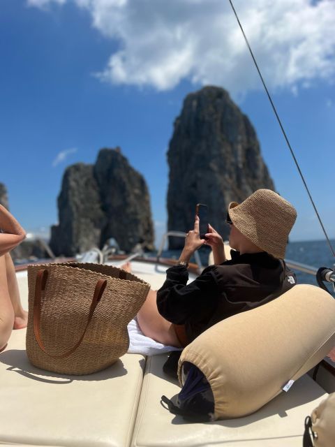 Capri: exclusive boat tour - Price and value for a private Capri boat (up to 4)