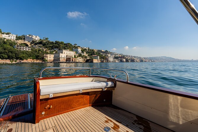 Capri Island Private Luxury Boat – Exclusive Scenic Day Tour - Lunch on Capri: plan ahead, or use the simple caprese move