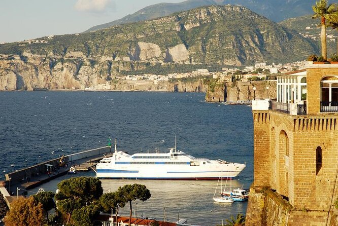 Capri Private Boat Tour from Sorrento, Positano or Amalfi - Your Day at Capri Starts With the Boat Size (and It Matters)