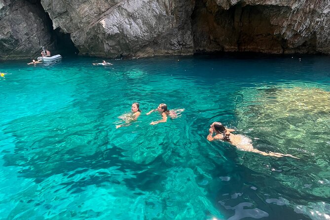 Capri Private Boat Tour from Sorrento - Premium 28ft Boat - Bagni Regina Giovanna: a quick photo stop with Roman-villa vibes