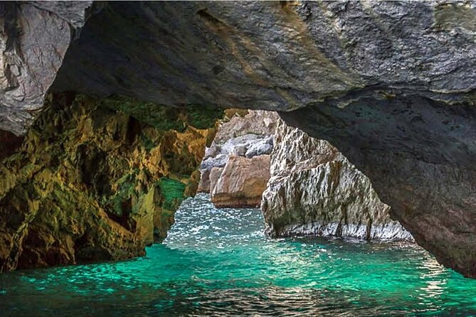 Capri Private Boat Tour from Sorrento - Premium 28ft Boat - Blue Grotto is optional: plan for the rowboat entry system