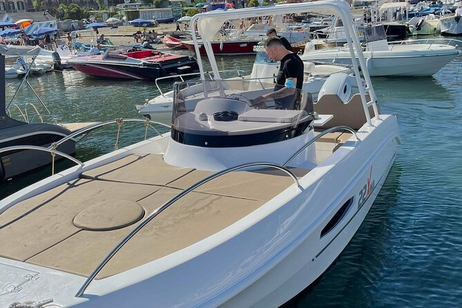 Capri Private Boat Tour with Spritz included - On-Board Comfort: What’s Actually Included (and What You’ll Need)
