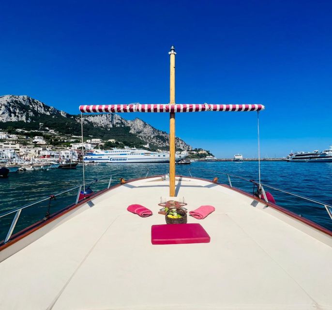 Capri: Private Island Boat Tour with Snorkeling and Swimming - Where you meet and how this tour actually starts