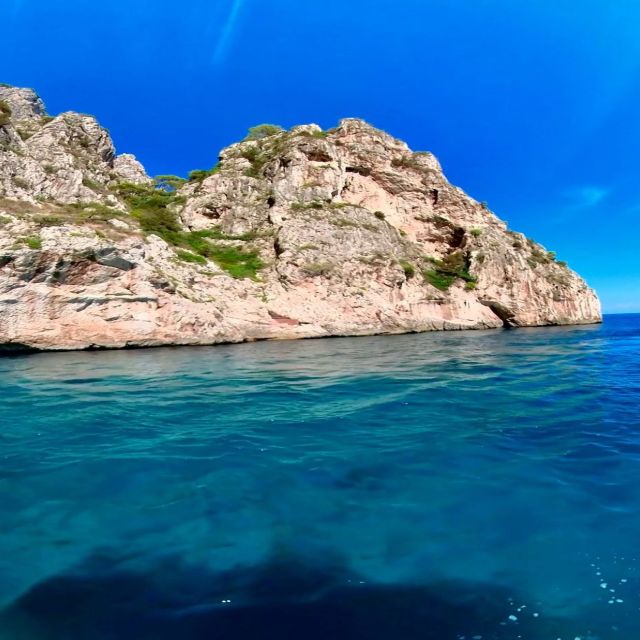 Capri: Private Island Boat Tour with Snorkeling and Swimming - Green, White, and Red Grottos: color, timing, and what you can control