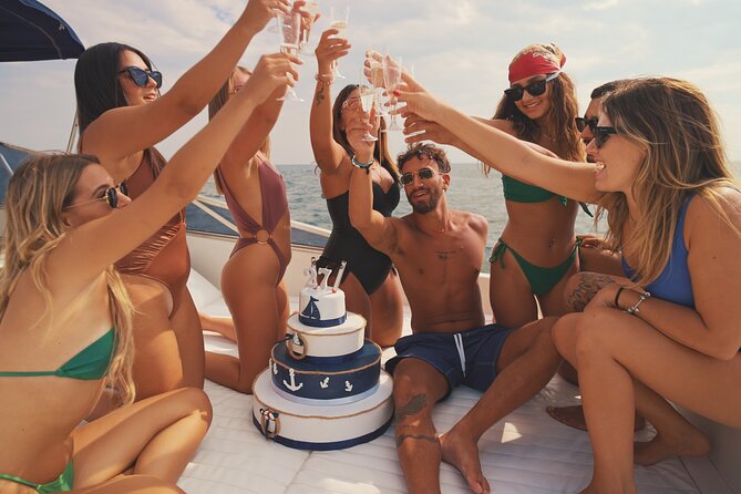 Capri Private luxury Boat Tour - The crew matters: Raffaele and Guglielmo’s style of service