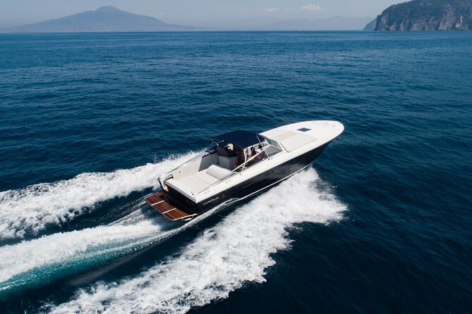 Capri Private Yacht Tour from Sorrento, Capri & Positano - Blue Grotto (45 minutes): The Fee, the Boats, and the Timing