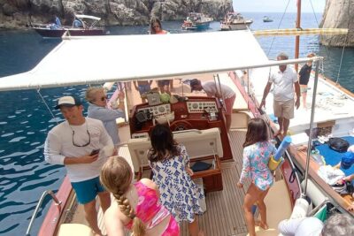 Capri Samba Boat Tour, Sail in Style by Boat. - Meeting at Bar Il Gabbiano, then settling into the right kind of boat