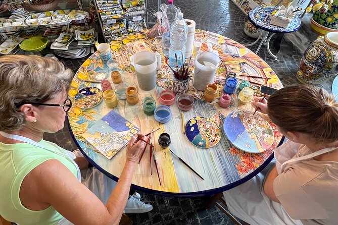 Ceramic Class in Positano 2 hours workshop - The 2-hour rhythm: from tradition talk to decorating your piece