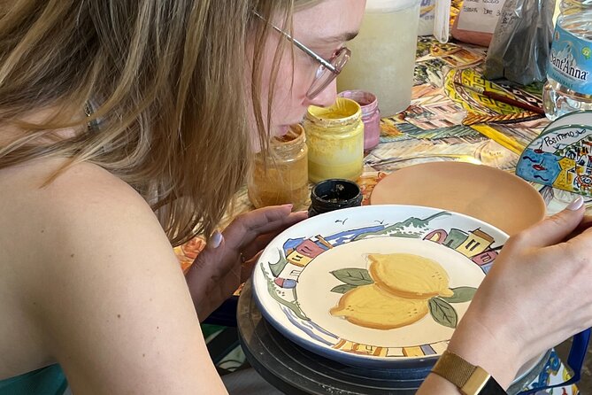 Ceramic Class in Positano 2 hours workshop - Majolica technique, explained in practical terms