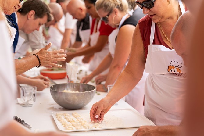Cesarine: Small group Pasta Class at Local's Home in Sorrento - Meeting Your Cesarina and Getting Oriented Fast