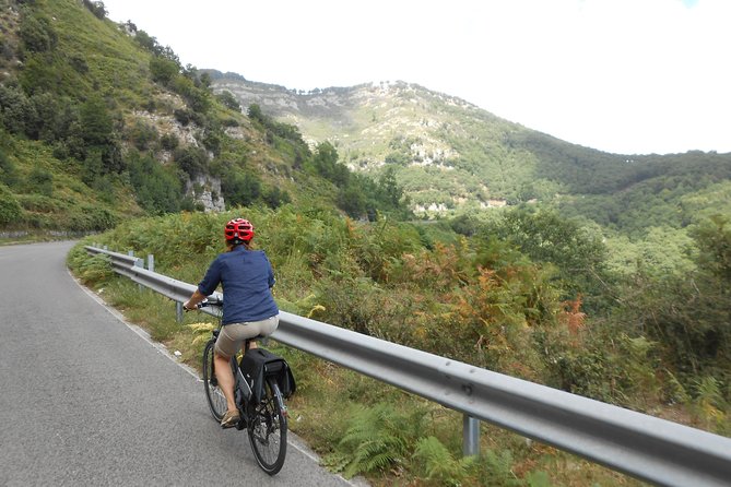 Chiunzi Pass loop by bicycle - Starting in Amalfi: where your ride really begins