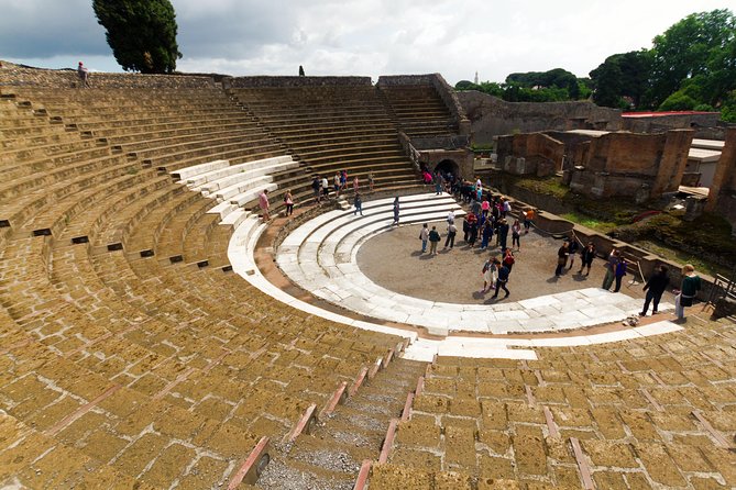 Complete Pompeii Skip the Line Tour with Archaeologist Guide - Bakery, Apollo, and the Forum: Daily Life Under the Ash