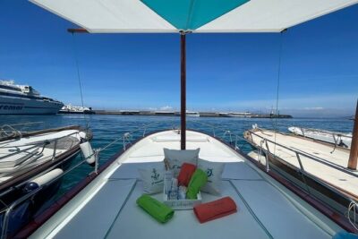 Complete Private Guided Two Hour Tour of the Coast of Capri - Faraglioni: your first big Capri photo and geography lesson