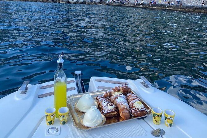 Daily tour in Amalfi and Positano from Salerno - Food and drinks: small luxuries that make the boat feel like a vacation