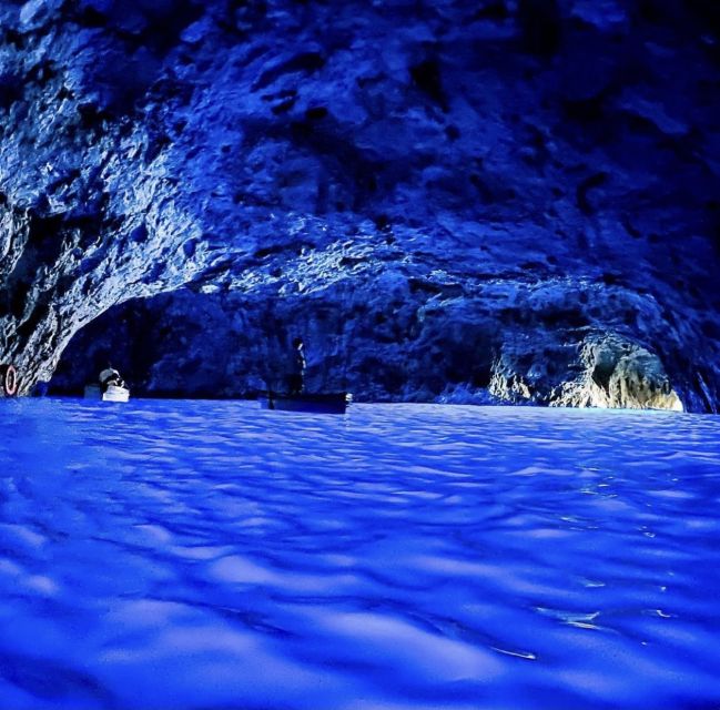 Discover Capri's Hidden Gems: Group Tour Boat Experience - Comfort, Access, and Who This Tour Fits