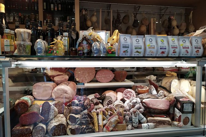 DISCOVER SORRENTO, food &Walking tour . Lemons-cheese&olive oil - The cheese maker stop: more than a single sample