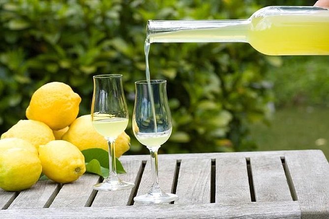 Discover Sorrento with food tasting and walking Tour - Meet at Piazza Tasso: What the Timing and Format Really Feel Like