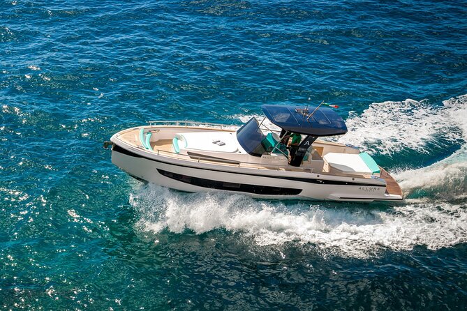 Discover the Amalfi coast between traditions, flavors and colors with a private tour - Minori and Maiori: two scenic passes that break up the day