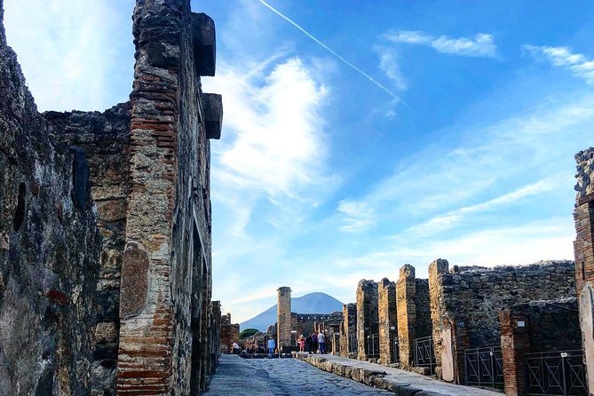 Enjoy Pompeii & Mt. Vesuvius: Semi-Private Tour from Positano - Guides Matter: Frankie, Sasa, Francesca, and the Humor Factor