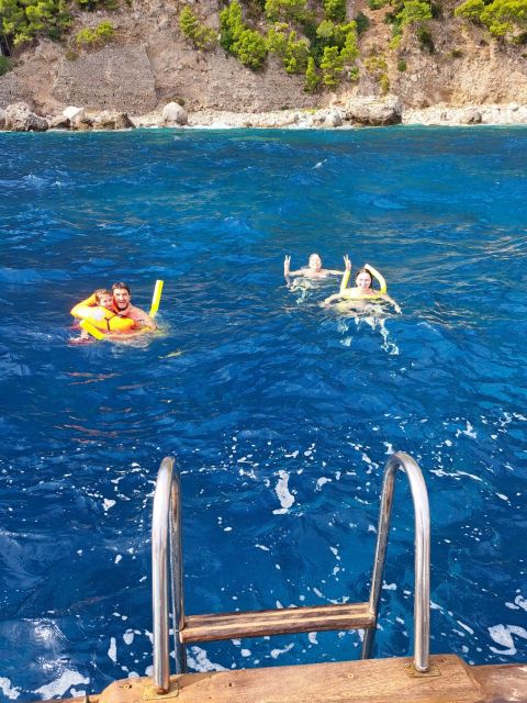 Esperienza Privata a Capri in Barca con Gozzo Classico 3H - Cala di Matermania and Snorkeling Time Worth Planning For