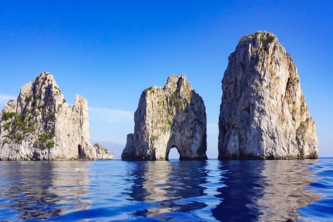 Exclusive Private VIP Capri Boat Experience on a Gozzo - Food and drinks onboard: more than a perk